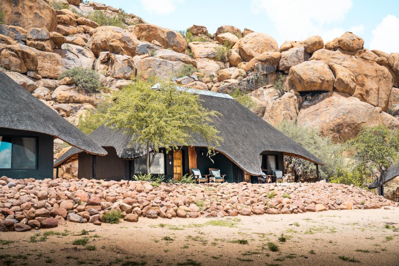 Ai Aiba - The Rock Painting Lodge โอมารูรู ภายนอก รูปภาพ